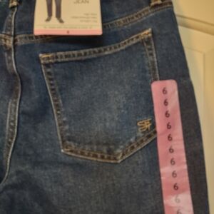 NWT Women's Seven7 90's Straight Jean